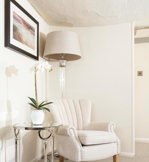 Roundthorn Country House & Luxury Apartments