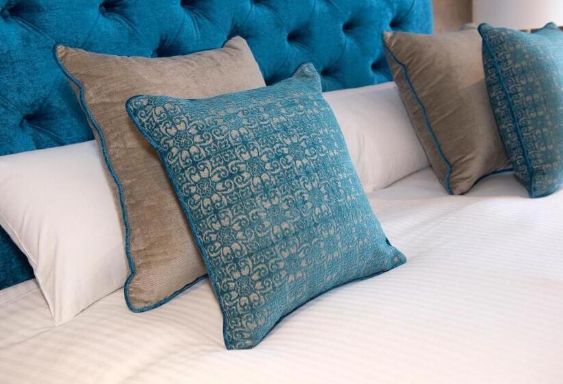 Roundthorn Country House & Luxury Apartments