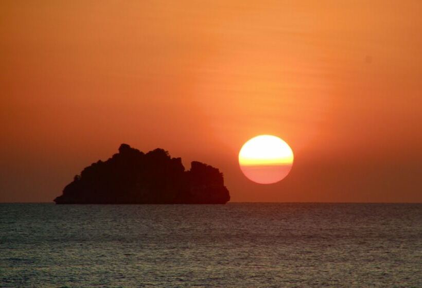 Sibaja Palms Sunset Beach Apartment