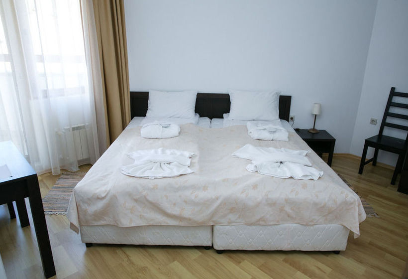 בית מלון כפרי St. John Hill Apartments