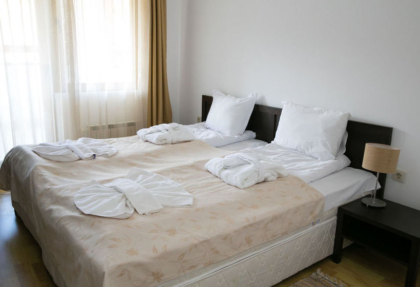 בית מלון כפרי St. John Hill Apartments