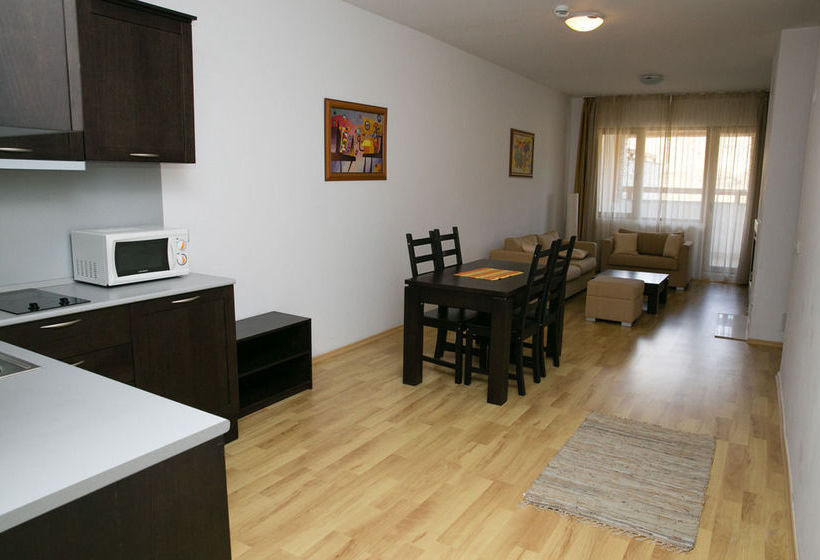 בית מלון כפרי St. John Hill Apartments