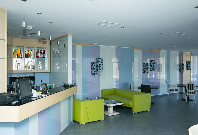 בית מלון כפרי St. John Hill Apartments