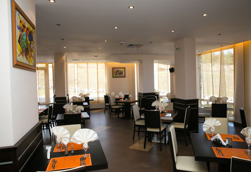 בית מלון כפרי St. John Hill Apartments