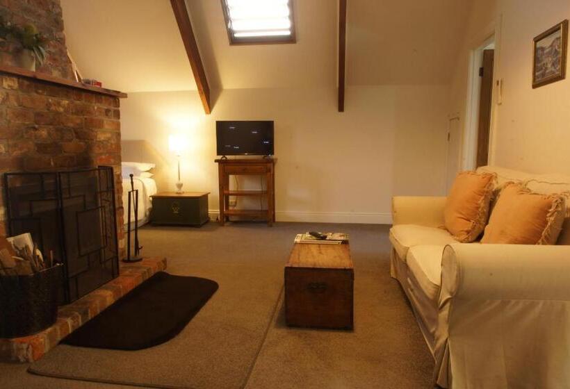 The Carriages Boutique Hotel and Vineyard