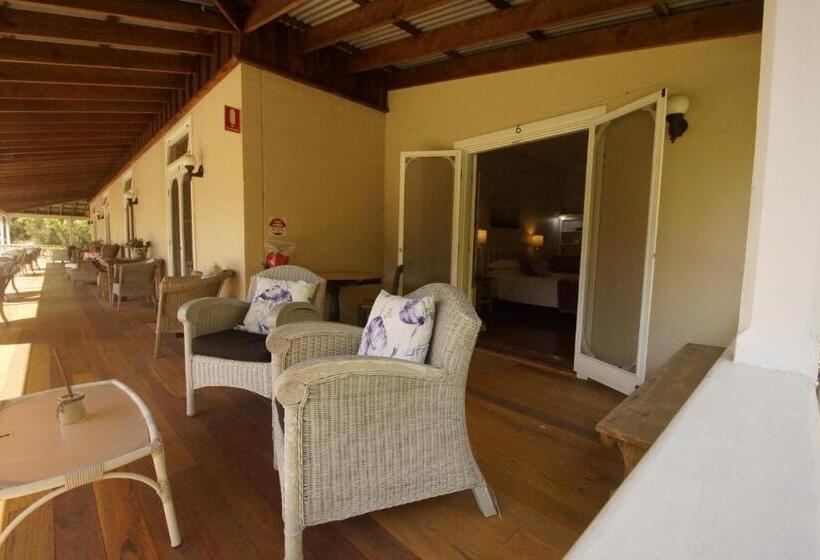 The Carriages Boutique Hotel and Vineyard