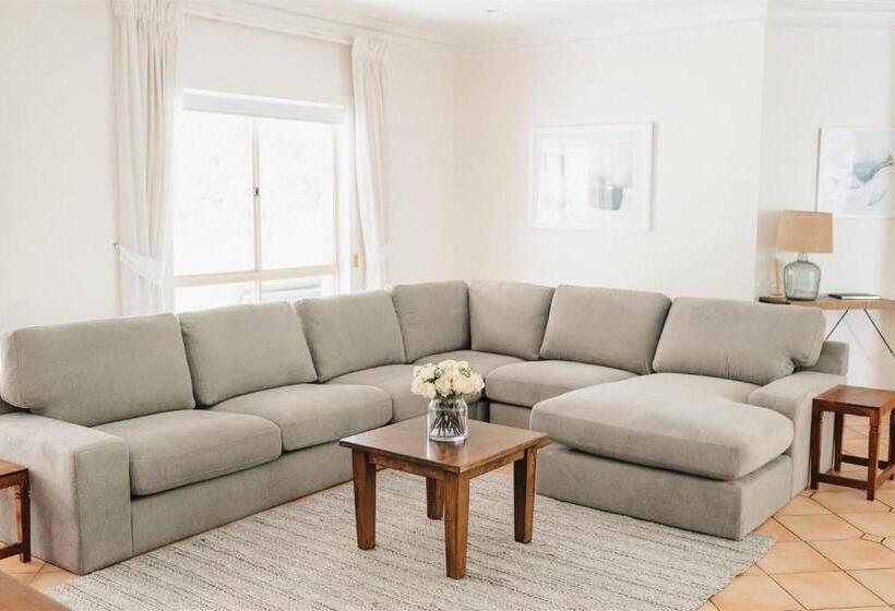 The Retreat At Stirling