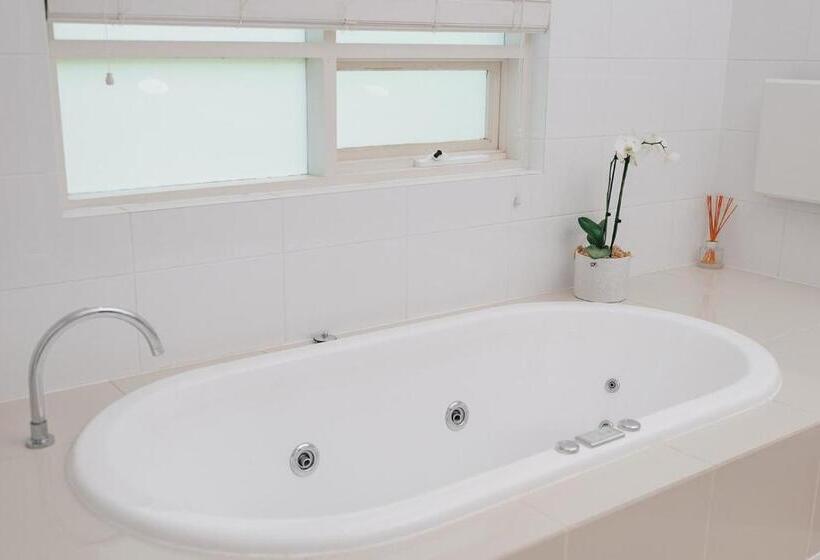 The Retreat At Stirling