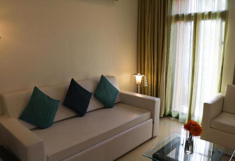 The Waterfront Shaw  Lavasa