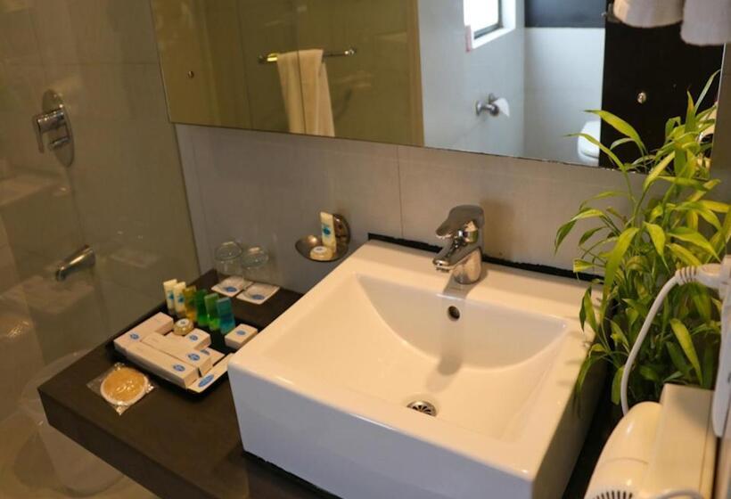 The Waterfront Shaw  Lavasa