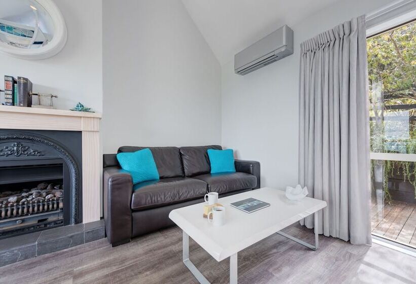 Woodside Bay Cottage