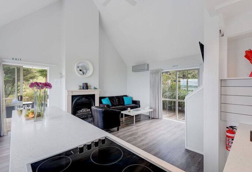 Woodside Bay Cottage