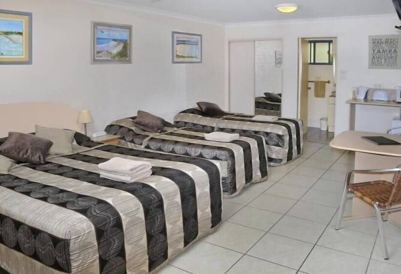 Yamba Twin Pines Motel