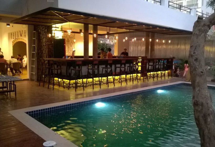 Base Villa Phnom Penh   Hostel