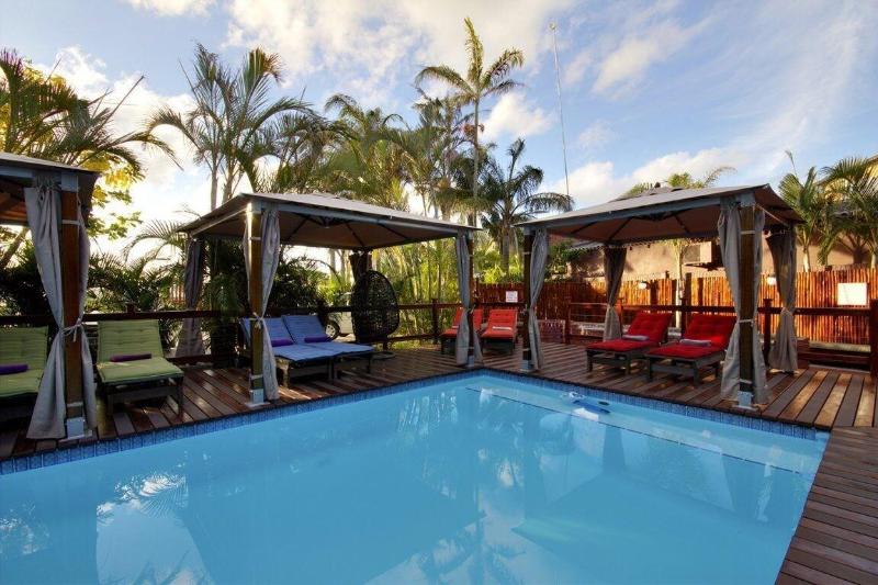 Общежитие Urban Glamping Tranquil International Backpacking Village