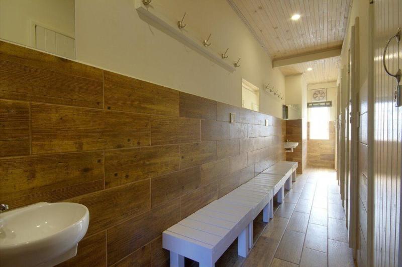 Общежитие Urban Glamping Tranquil International Backpacking Village