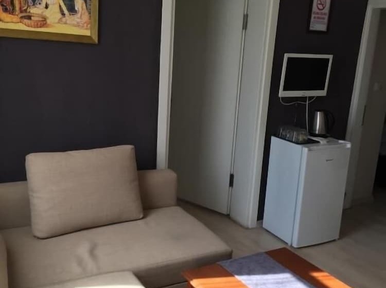 هاستل Oldmile Palace