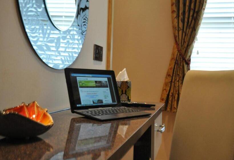 مبيت وإفطار Canford Crossing