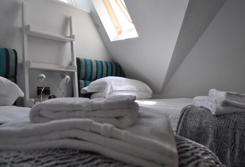 مبيت وإفطار Canford Crossing