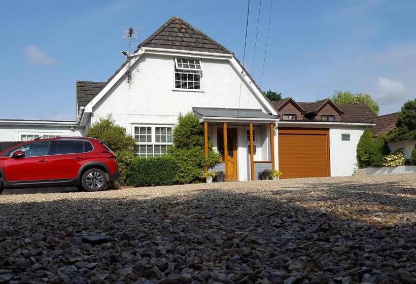 مبيت وإفطار Canford Crossing