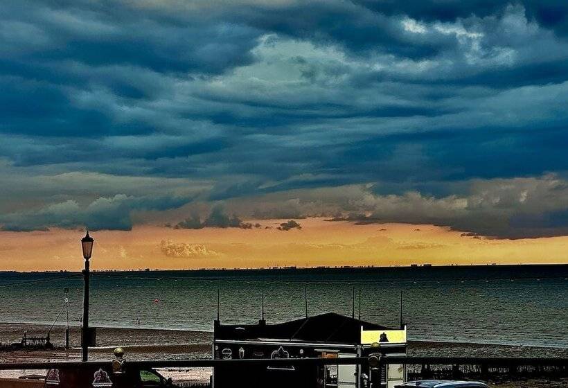 مبيت وإفطار The Wash & Tope