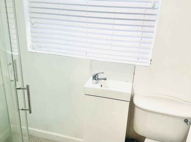 مبيت وإفطار The Wash & Tope