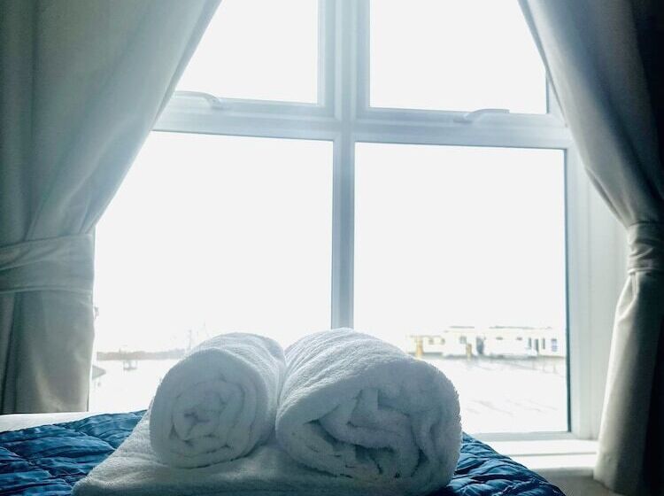 مبيت وإفطار The Wash & Tope