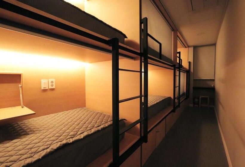 Blueboat Hostel Gyeongju