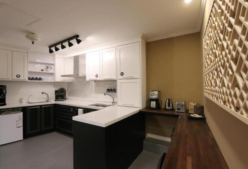 Blueboat Hostel Gyeongju