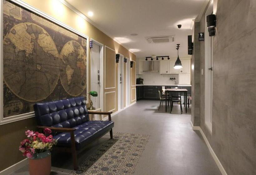 Blueboat Hostel Gyeongju