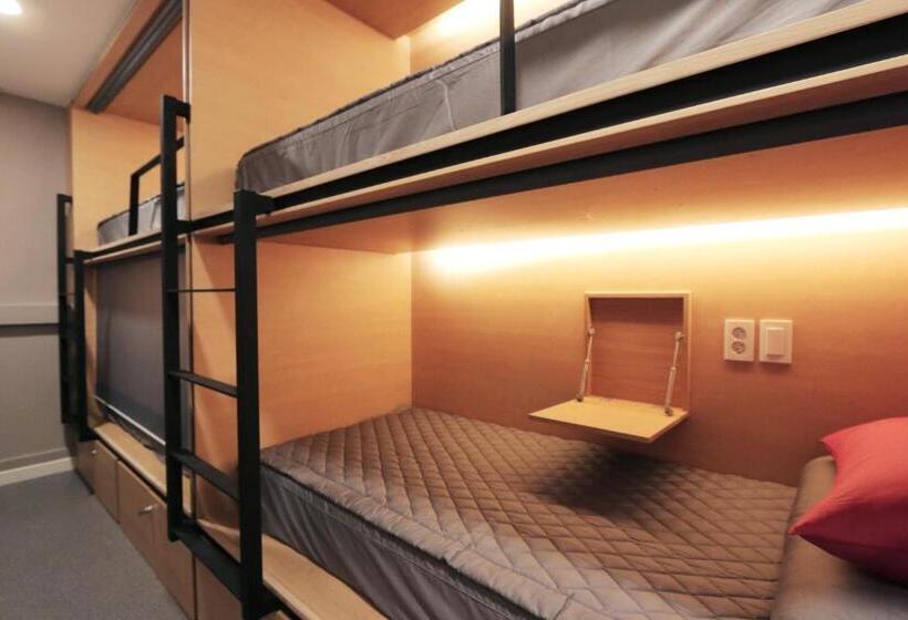 Blueboat Hostel Gyeongju