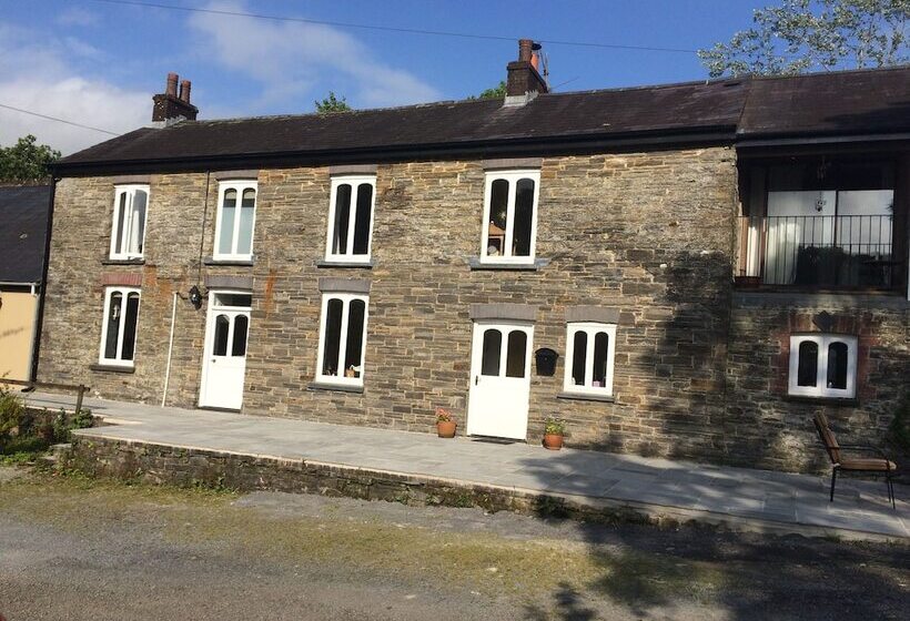 Four Seasons Bed And Breakfast