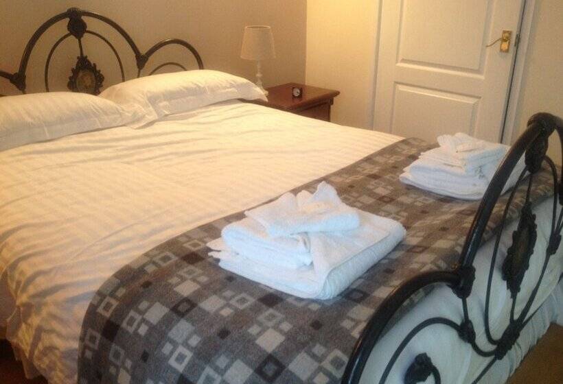 Four Seasons Bed And Breakfast