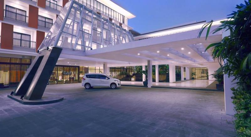 בית מלון כפרי Aston Bojonegoro City