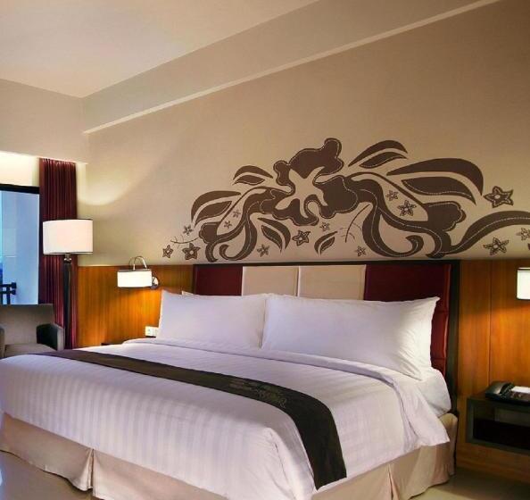 فندق Aston Bojonegoro City