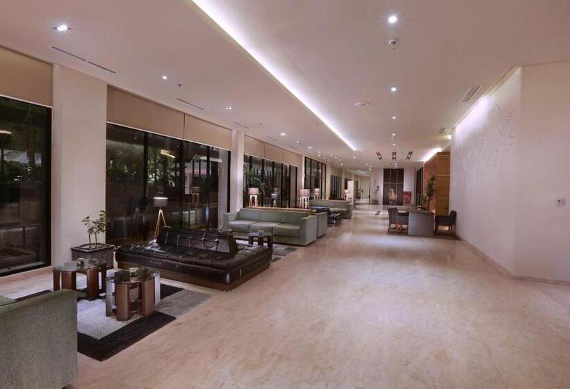 Szálloda Aston Bojonegoro City