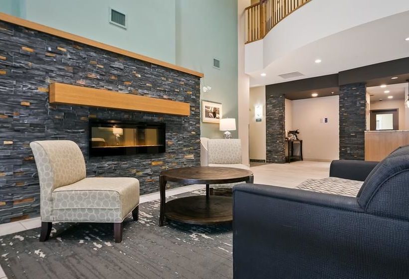 فندق Best Western Plus Chestermere