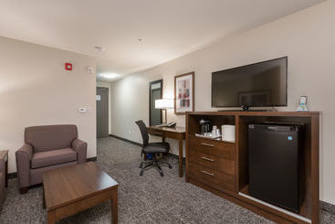 هتل Best Western Plus Chestermere