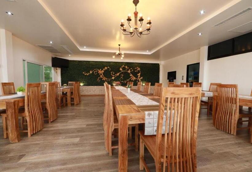 Отель Chayada Garden House And Resort