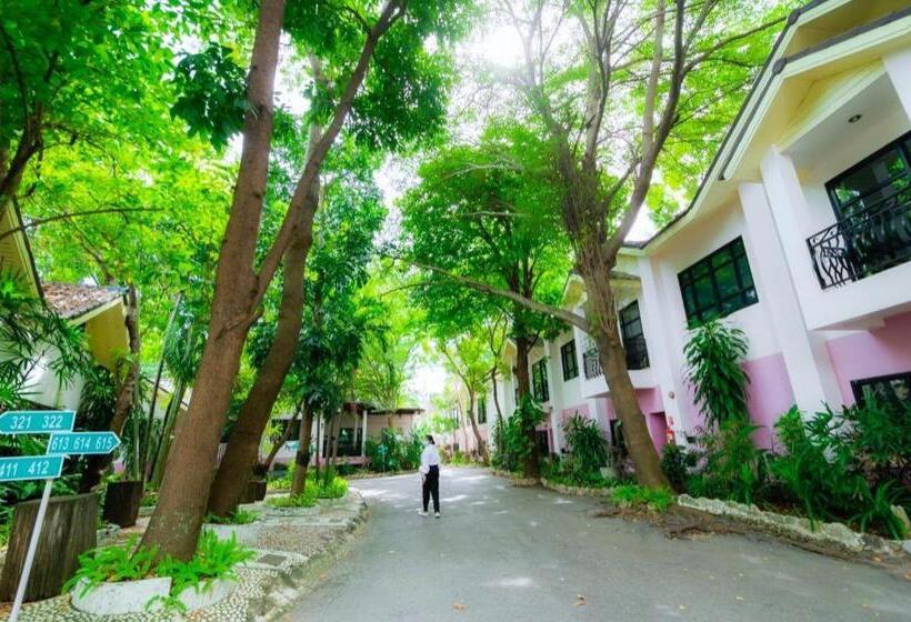 Отель Chayada Garden House And Resort