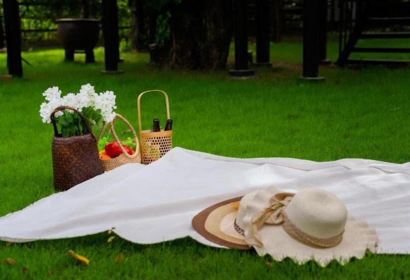 Отель Chayada Garden House And Resort