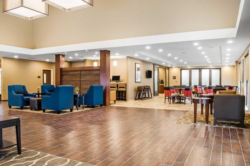 Отель Comfort Suites Manheim Lancaster