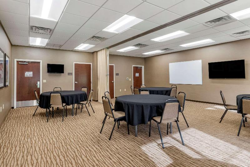 Отель Comfort Suites Manheim Lancaster