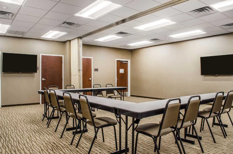 Отель Comfort Suites Manheim Lancaster