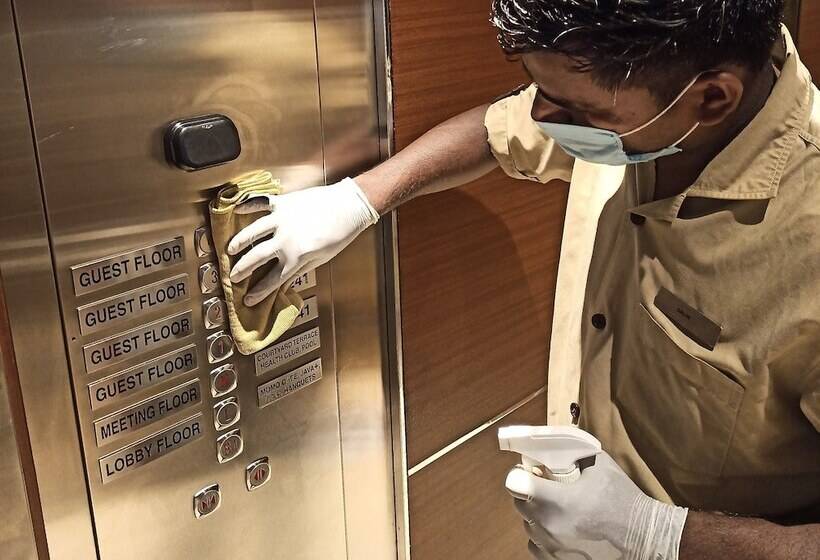 فندق Courtyard By Marriott Raipur