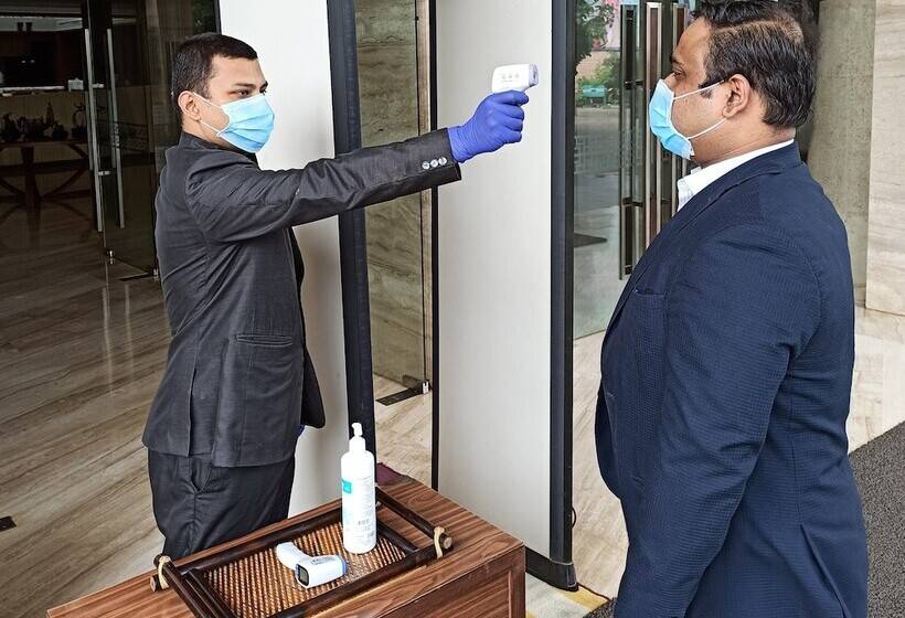 فندق Courtyard By Marriott Raipur