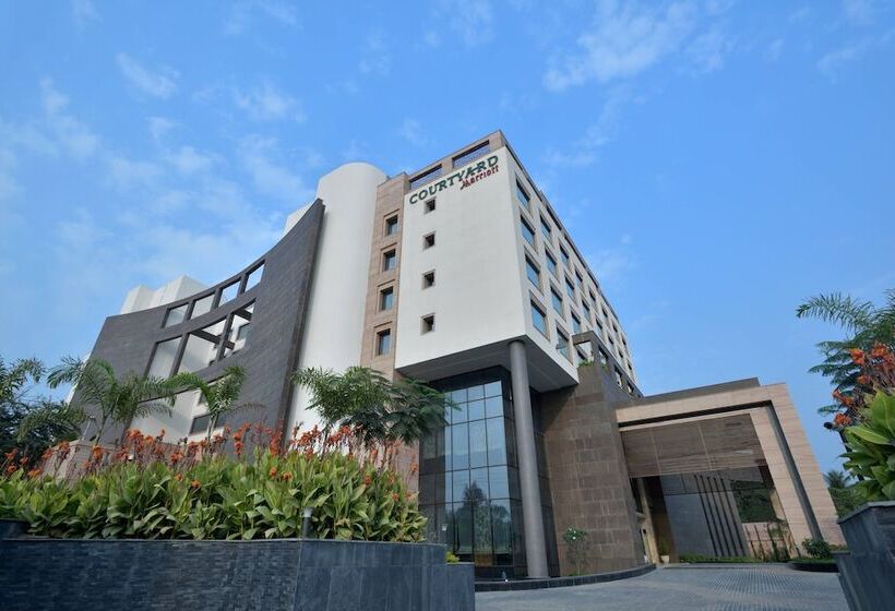 فندق Courtyard By Marriott Raipur