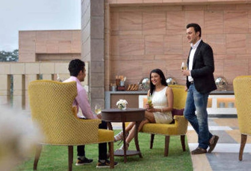 فندق Courtyard By Marriott Raipur