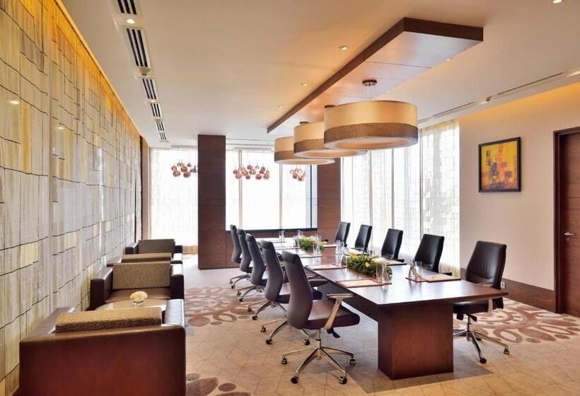 فندق Courtyard By Marriott Raipur