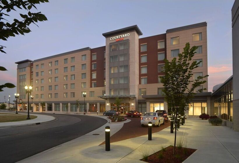בית מלון כפרי Courtyard By Marriott Muncie At Horizon Convention Center